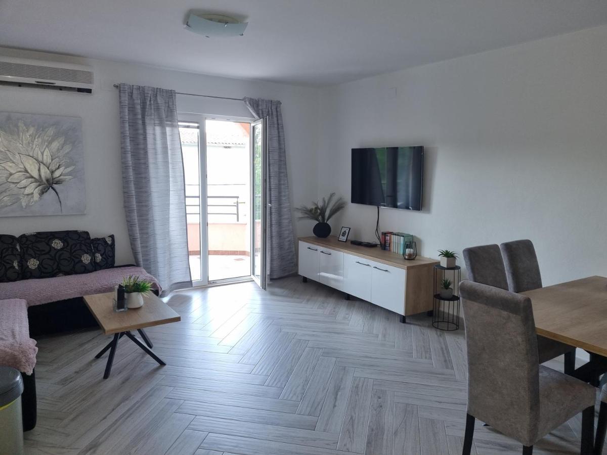 Apartments Ledic Krvavica Exterior photo